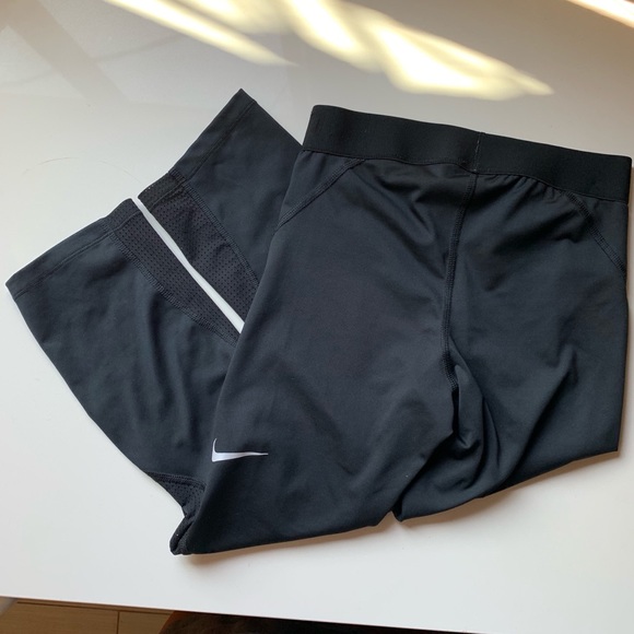 Nike 3/4 length dri-fit pants - Picture 2 of 4